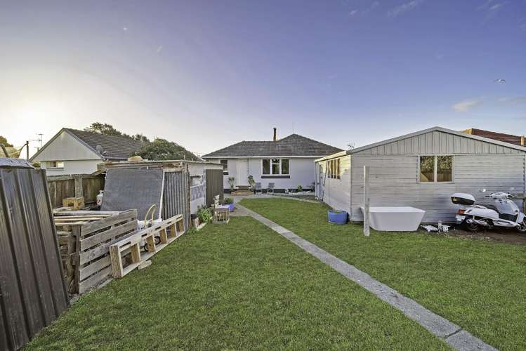 6 Carisbrooke Street Aranui_18
