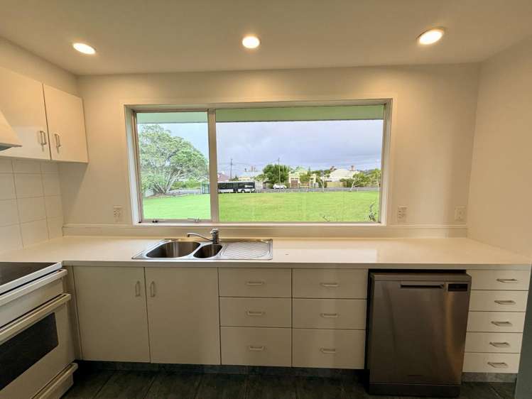 2/30 Princes Street Northcote Point_14