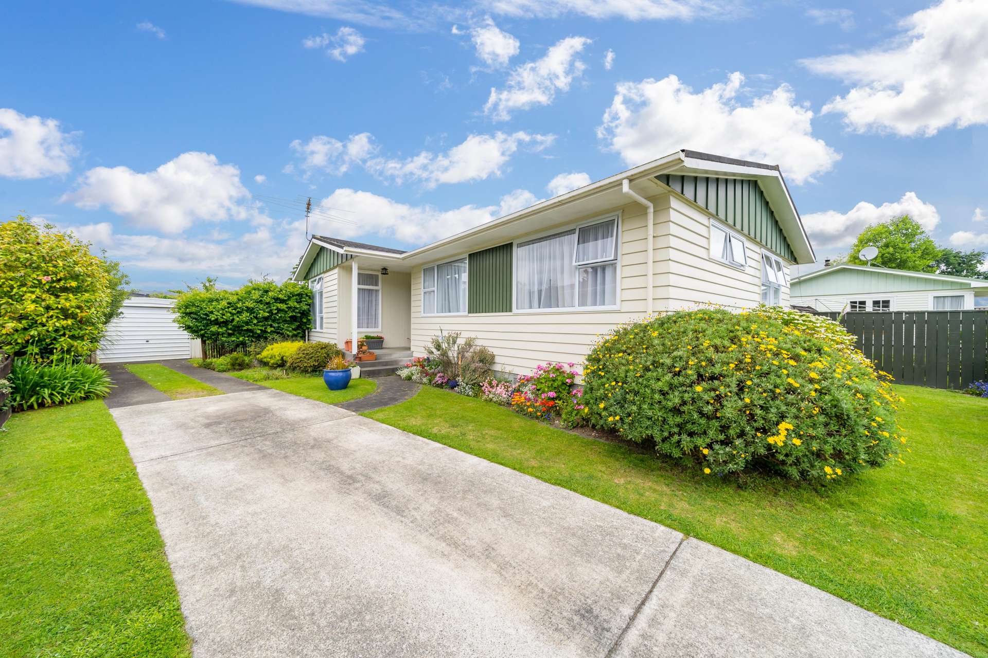 4 Ruapae Grove Trentham_0