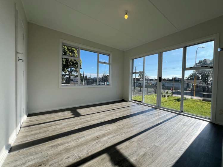 74 Russell Road Manurewa_10