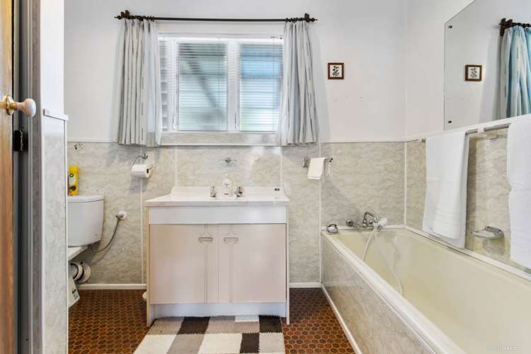 40 Highland Avenue Titirangi_13