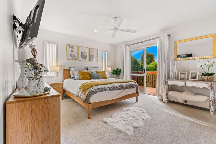 8 Toledo Avenue Henderson Heights_21