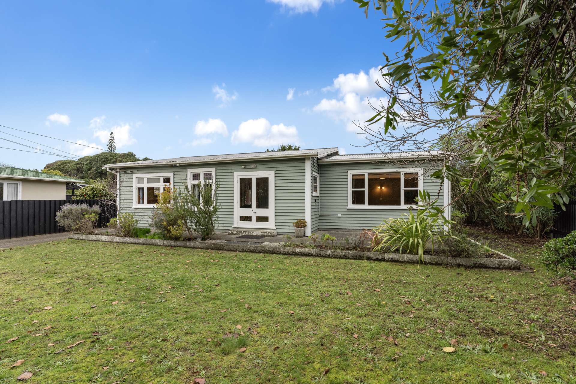 27 Manuka Street Otaki Beach_0