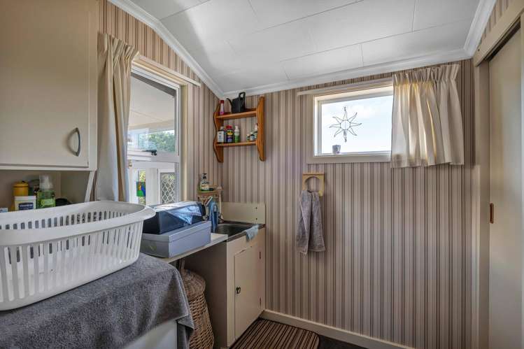 125 Seaview Road Westown_13