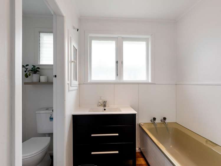 5 Sutton Crescent Hillcrest_8