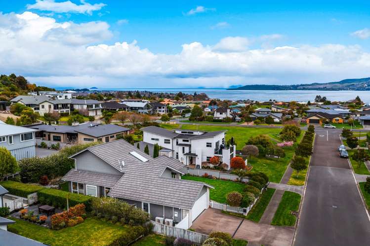 12 Coprosma Crescent Waipahihi_27