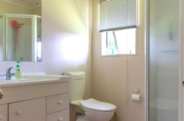 22 Chesterfield Place Rototuna_12