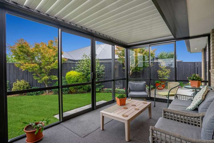 57 Sunline Avenue Lincoln_18