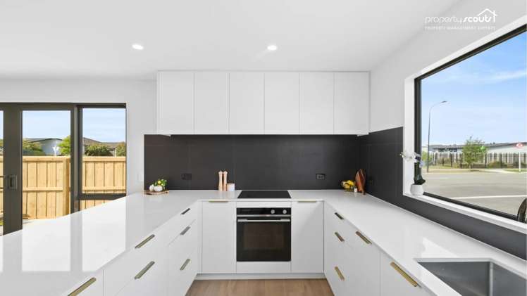 2 Tarata Way 11103_5