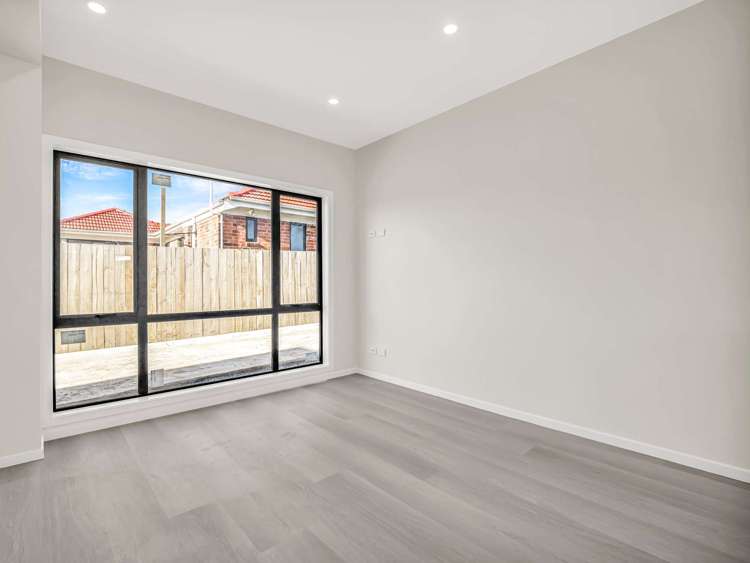 3/7 Kingfisher Place_1