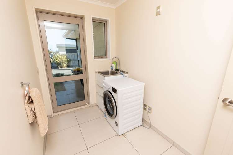 31 Karoro Place Karoro_14