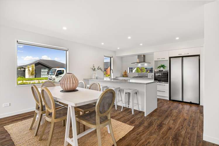 2 Rennie Place The Pines Beach_5