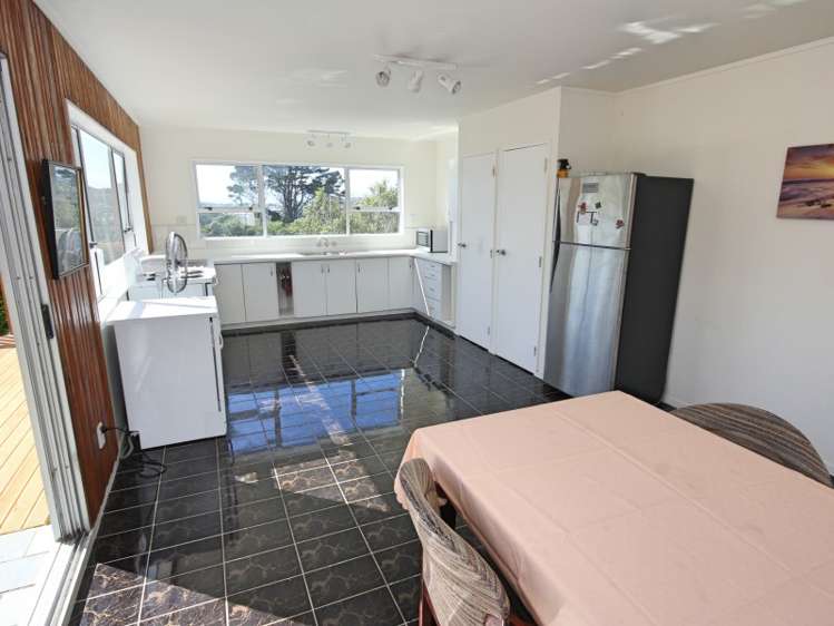 65 Thurleigh Grove Karori_8