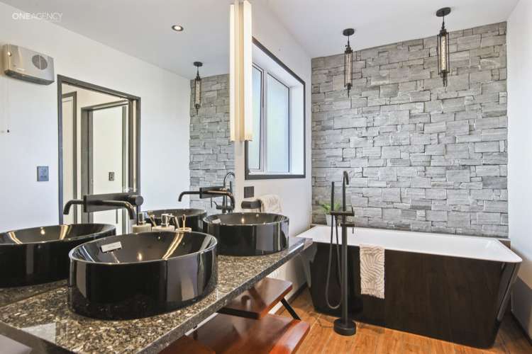 19 Vancouver Crescent Wainoni_8