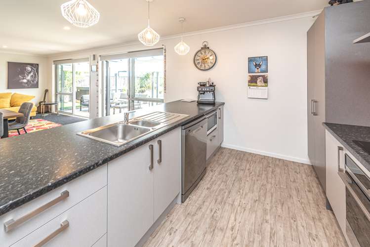 55 Magnolia Crescent Tawhero_6