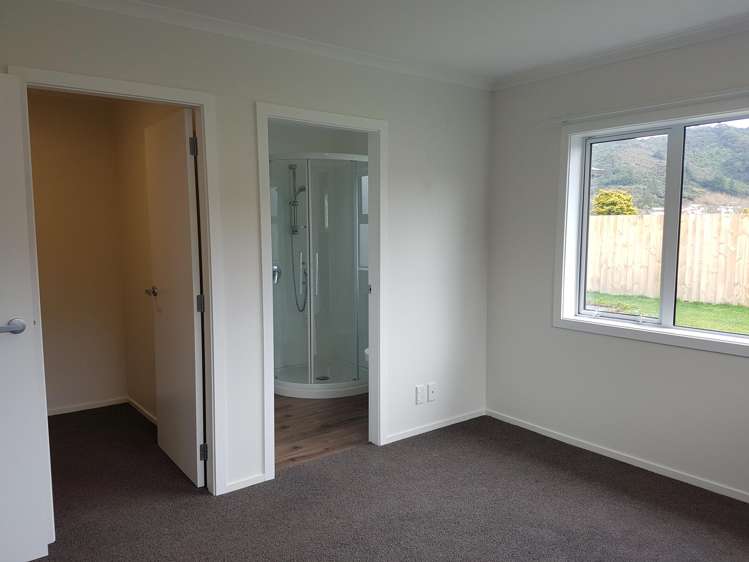 31b Grimsby Grove Wainuiomata_6