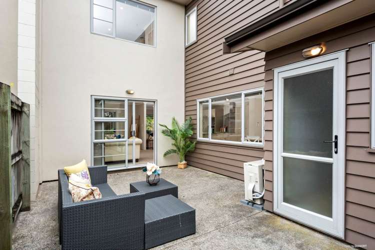 5 Savona Drive Flat Bush_14