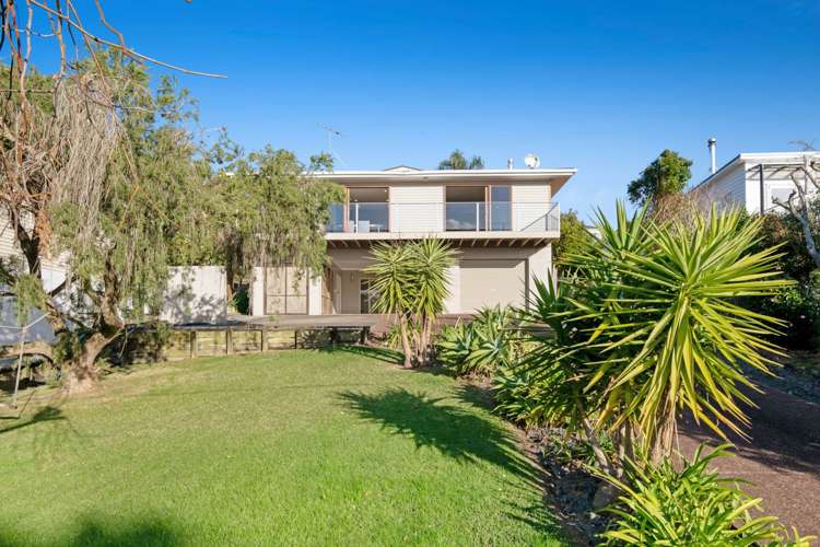 33 Surf Road Stanmore Bay_30