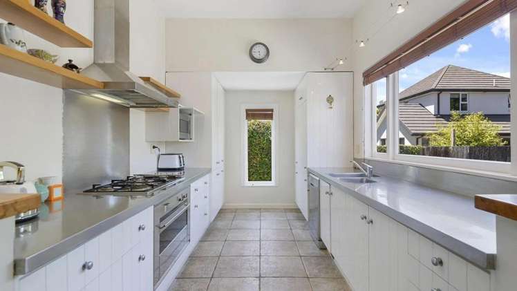 16 Knowles Street Merivale_5