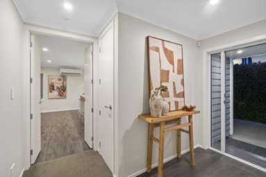 328 Lakes Boulevard_4