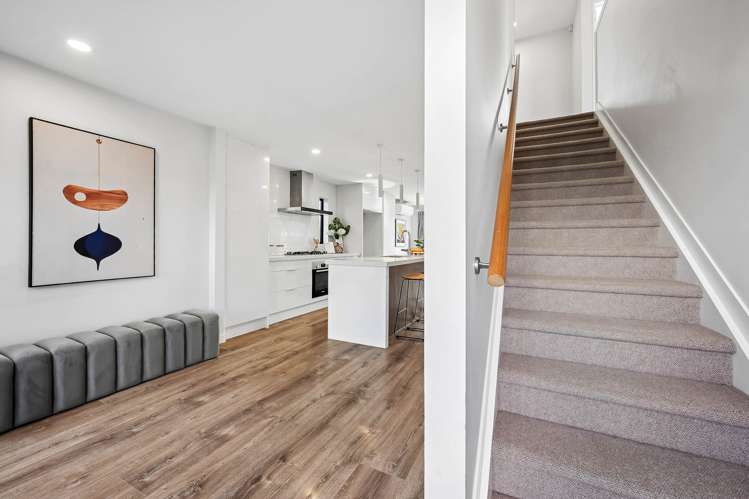 6 McArthur Close_3