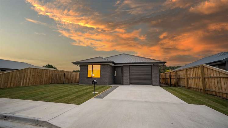 53 Henshaw Street Woodend_14