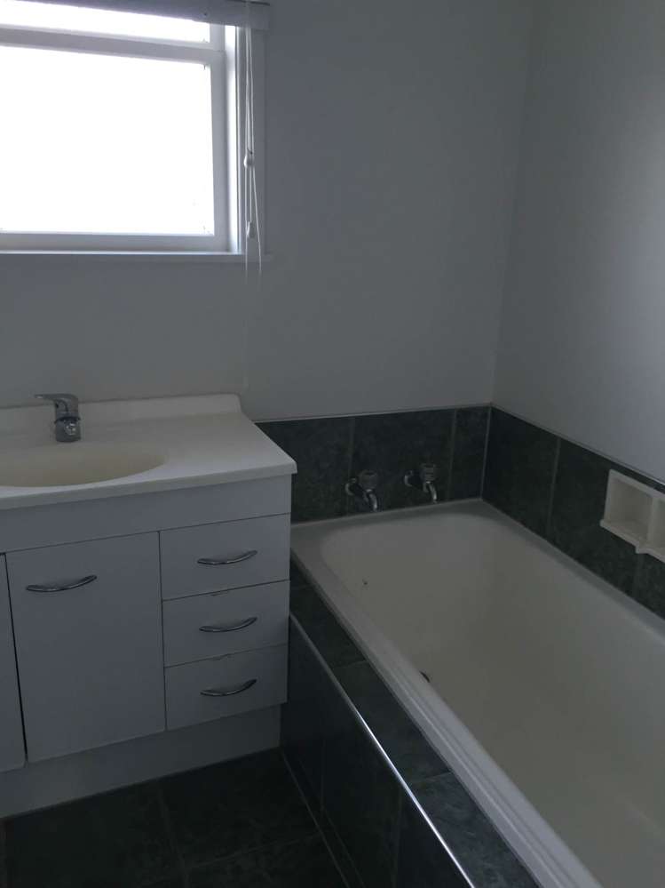 69 Beach Road Te Atatu Peninsula_8