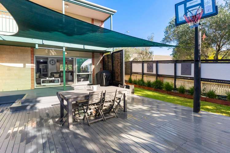 1/27 Lucienne Drive_0