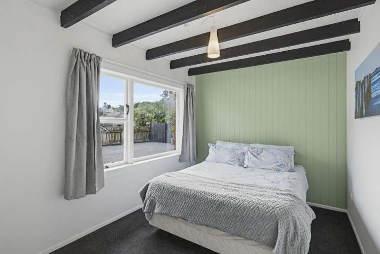 10 Arataki Grove Waitarere Beach_10