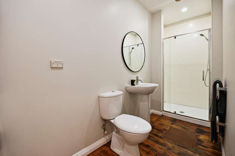 683 New North Road St Lukes_11