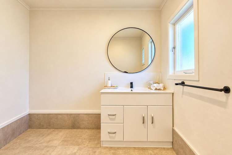 4039 Great North Road Glen Eden_9