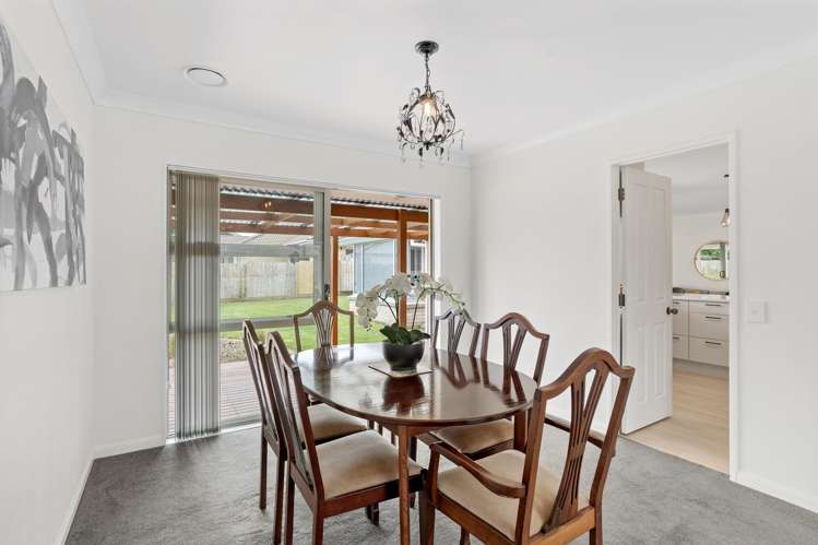 5 Bernie Edwards Place Botany Downs_6