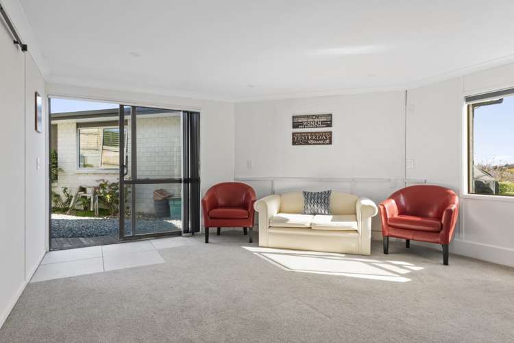 60 Adler Drive Ohauiti_16