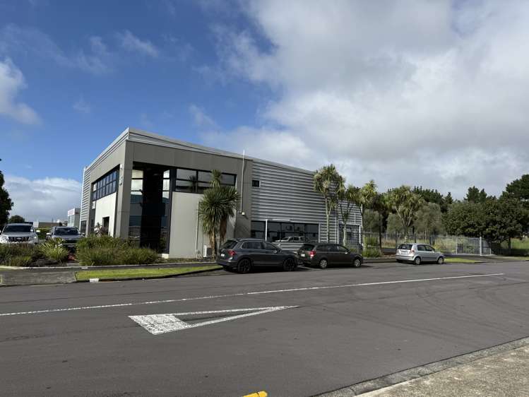 36 Paramount Drive Henderson_2