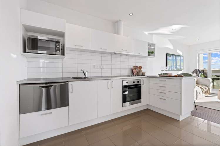 D9/60 Masons Road Oteha_5