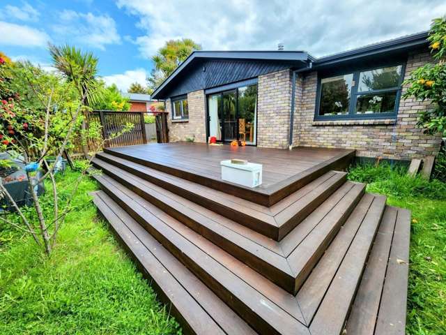 Comfortable Family Home with Outdoor Space