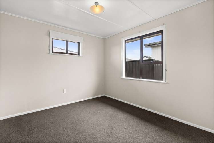 5 Warwick Crescent Taradale_9