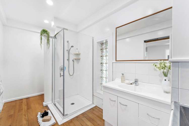 1006 Whangaparoa Road Tindalls Beach_19