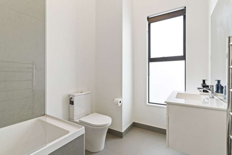 6/82 East Coast Road Milford_8