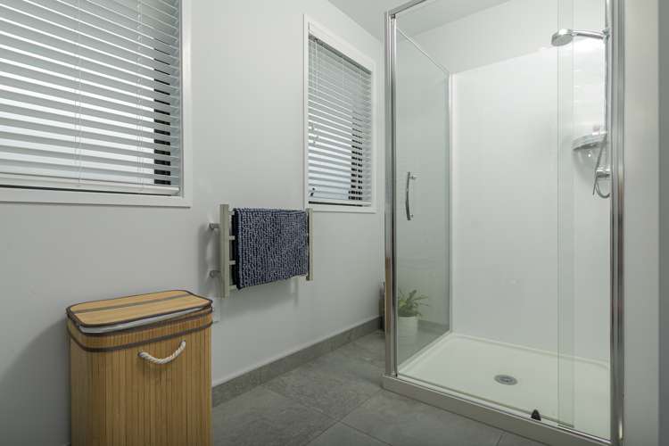 105 Bonair Crescent Silverdale_27