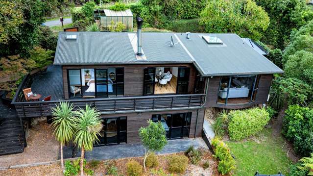 Hillside Living in Governors Bay