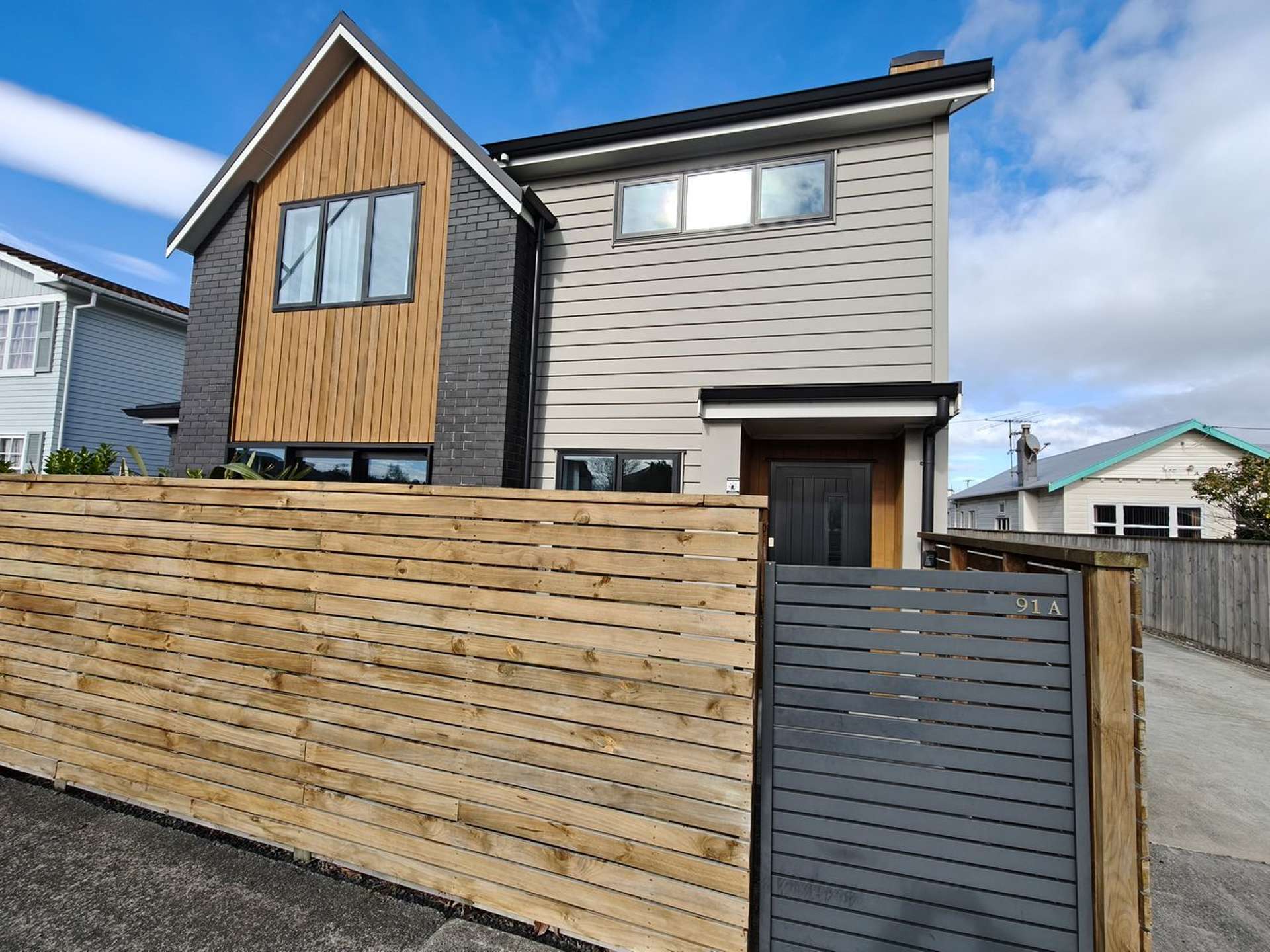 91A Whites Line East Waiwhetu_0