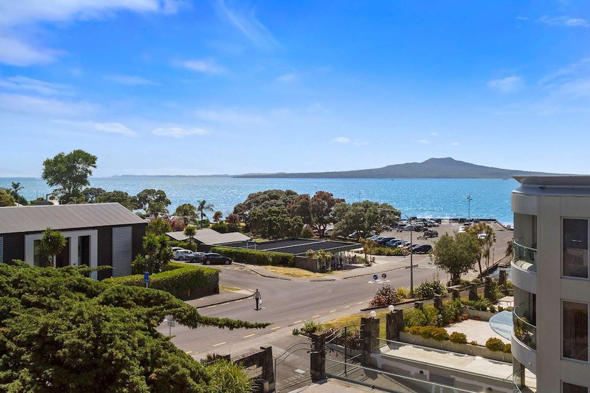 2b/5 The Promenade Takapuna_0