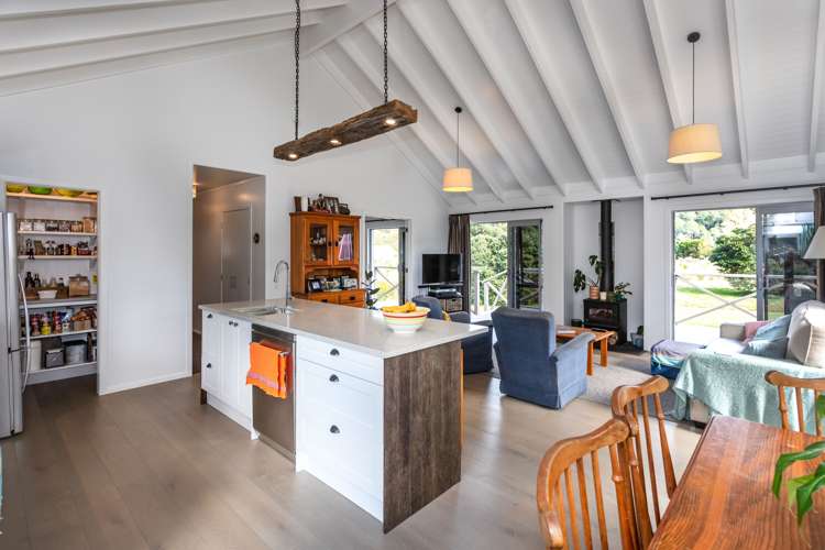 2 Scott Drive Cooks Beach_6