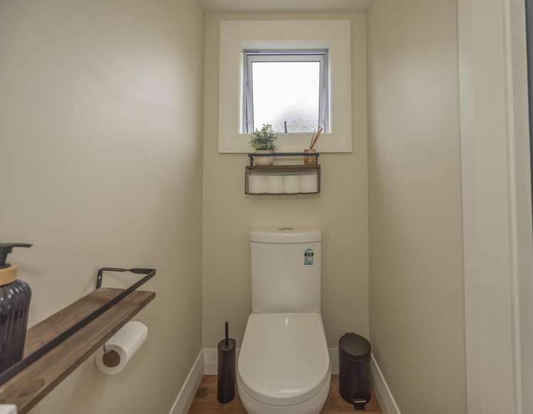 64 Perth Street South Hill_6