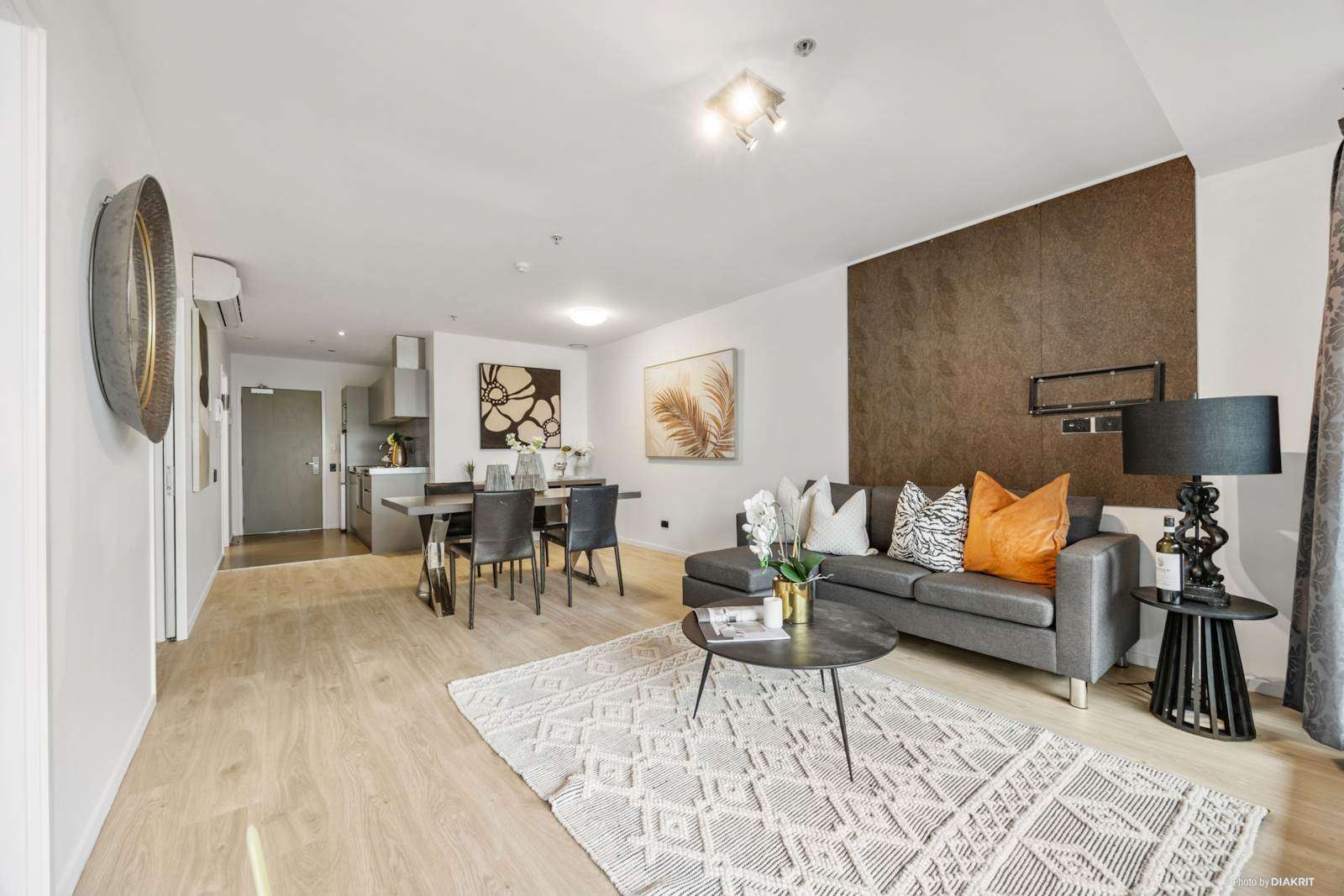 303/19 Anzac Avenue – hero