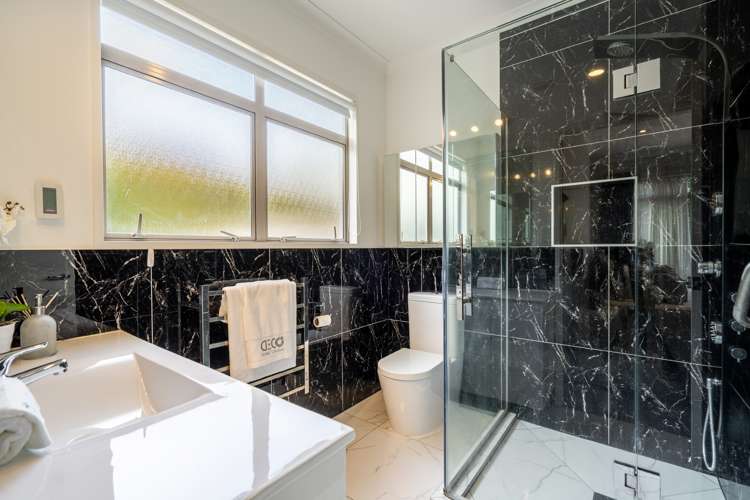 11 English Oak Drive Schnapper Rock_19