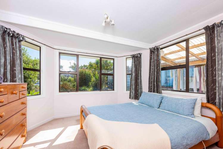 1 Waianga Place Omapere_16