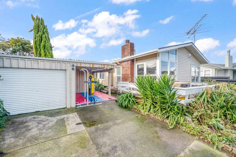 22 Larne Avenue Pakuranga Heights_1
