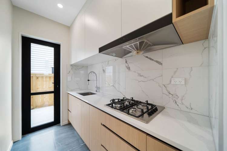 7 Whata Street Clarks Beach_9